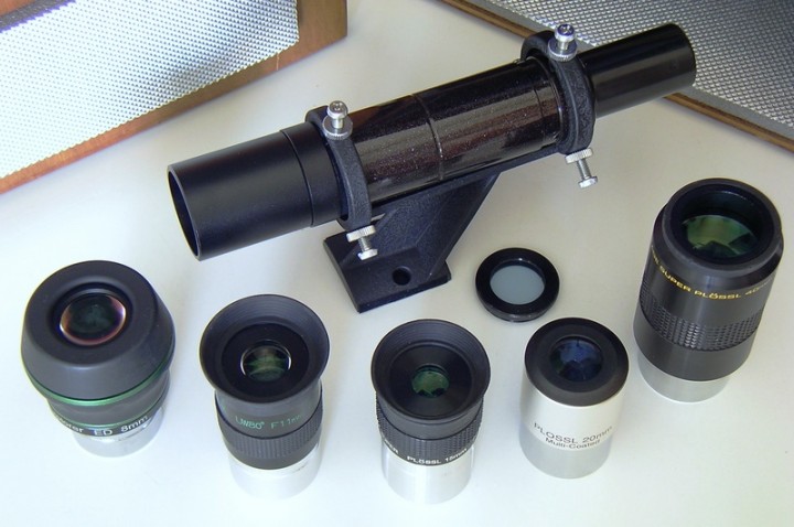Omegon Adattatore universale per fotocamera digitale