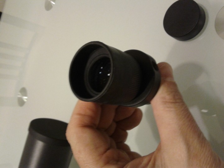 Omegon Cercatore Illuminato 9x50 – Mirino Astronomico Con Reticolo LED Rosso, Apertura 50 Mm, Supporto Universale Per Telescopi