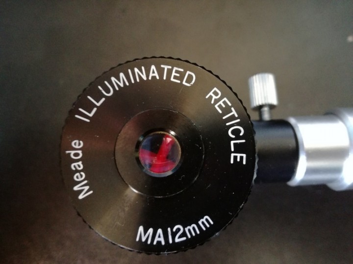 Oculare Telescopio Retroilluminato 12.5 Mm 1.25" - Con Reticolo LED Rosso Regolabile Per Allineamento E Guida